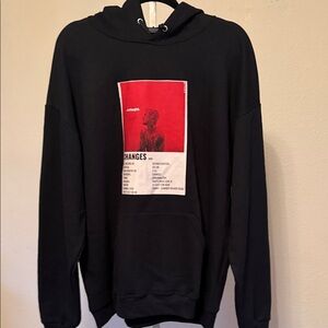 Justin Bieber Charges Black Hoodie